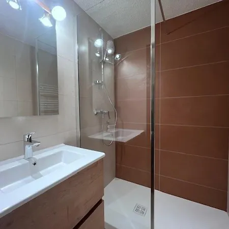 Centre Village, 4 Pers, Parking, Wifi - Fr-1-437-23 Apartment *